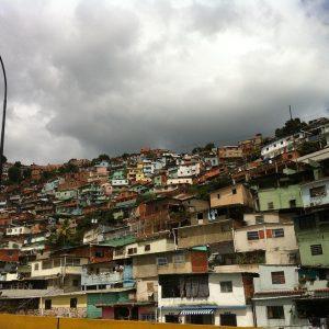 Βενεζουέλα: Ισχυρές εκρήξεις ακούγονται στο Καράκας