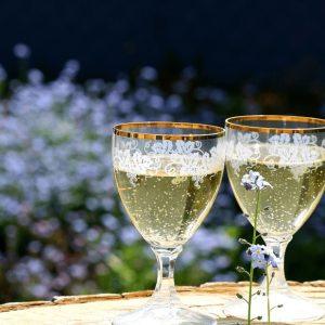 LVMH: Κλιμακώνουν οι εργαζόμενοι της σαμπάνιας τις κινητοποιήσεις μετά τις περικοπές μπόνους