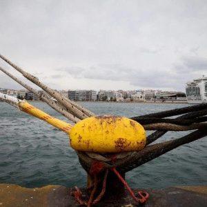 Πειραιάς: Δεμένα πλοία λόγω των ισχυρών ανέμων