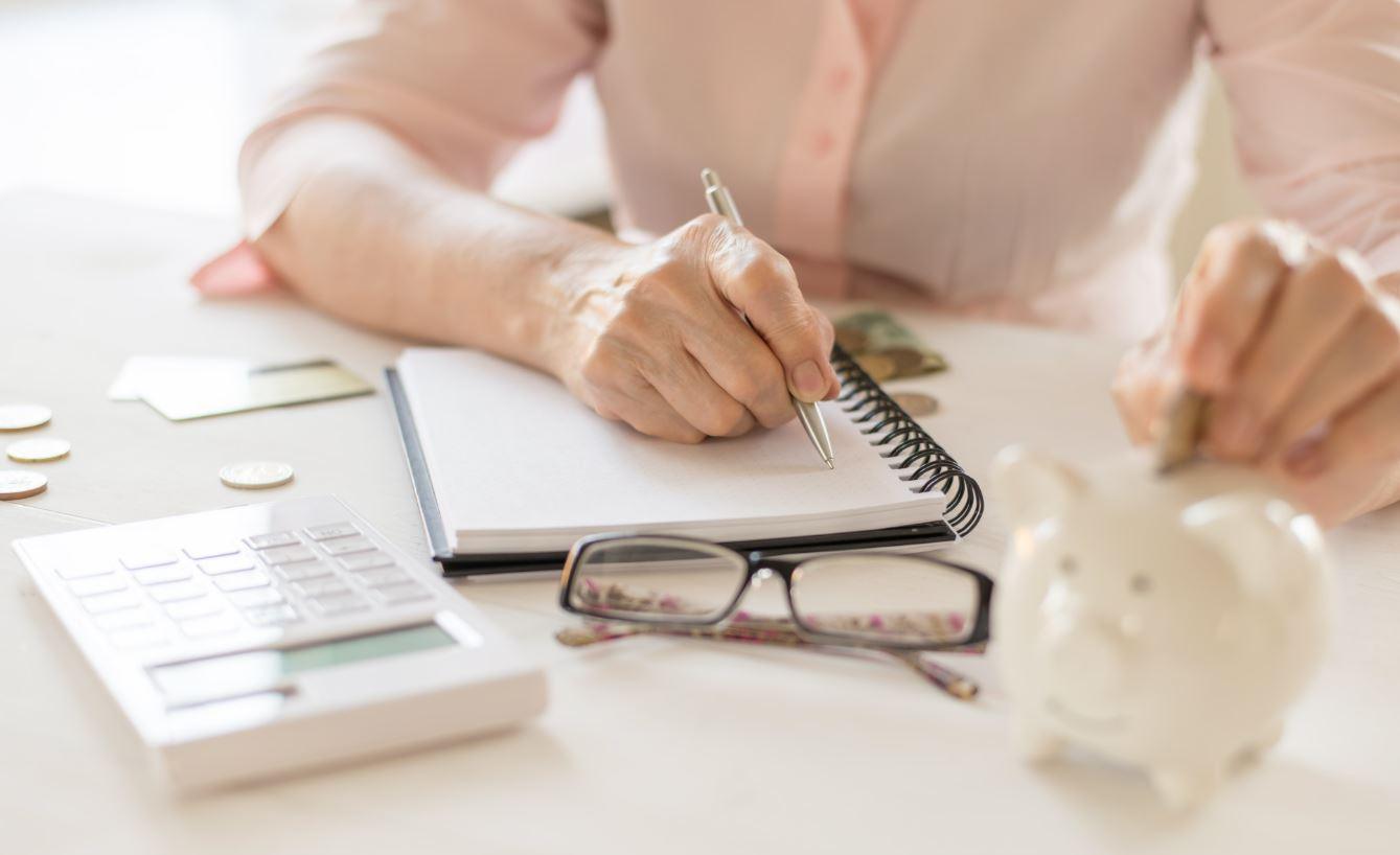 Greeks Want to Save for Retirement, but Most Can’t Afford To