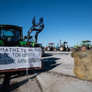Αγρότες: Αποφασίζουν σήμερα την τακτική τους για το ραντεβού με τον Μητσοτάκη