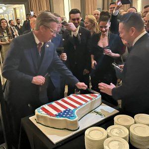 Γροιλανδία: Η συμφωνία Τραμπ – ΝΑΤΟ θα σημαίνει αμερικανικές εξορύξεις και πυραύλους στο νησί