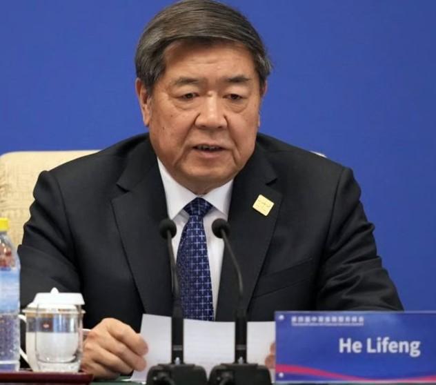 Νταβός 2026: Συνάντηση κορυφαίου Κινέζου αξιωματούχου με CEO