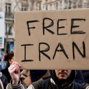 Ιράν: Αυξάνεται ο αριθμός των νεκρών – Απειλές και άγρια καταστολή κατά διαδηλωτών