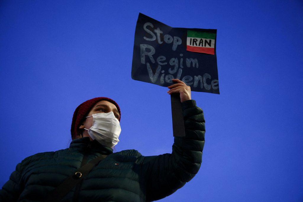 ΓΣΕΕ: Καταδίκη της καταστολής εναντίον του ιρανικού λαού