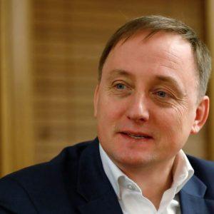 Μάρτινς Κάζακς: Γιατί ο κεντρικός τραπεζίτης της Λετονίας μιλά για πόλεμο σε εξέλιξη με τη Ρωσία