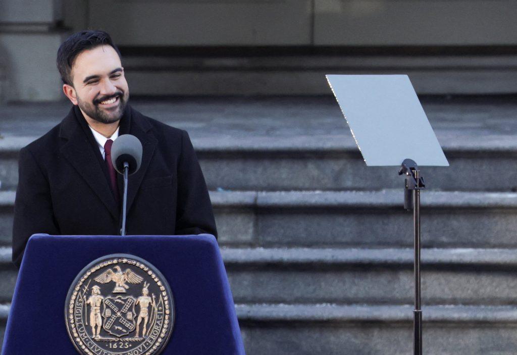Μαμντάνι: Ορκίστηκε δήμαρχος της Ν. Υόρκης – «Να δείξουμε στον κόσμο ότι «η αριστερά μπορεί να κυβερνήσει»
