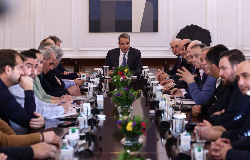 Αγρότες: Σε εξέλιξη η συνάντηση Μαξίμου με τους «πρόθυμους»