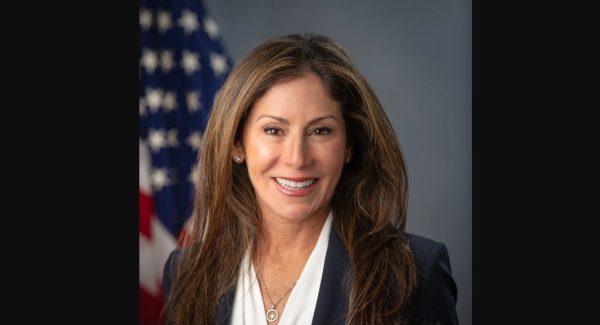 Λόρα ΝτιΜπέλα: Νέα πρόεδρος της FMC των ΗΠΑ