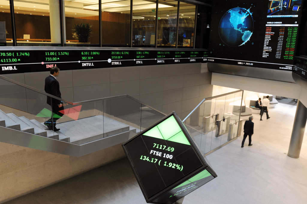 Ευρωπαϊκά Χρηματιστήρια: Έκλεισαν ανοδικά – Αδύναμος ο FTSE 100