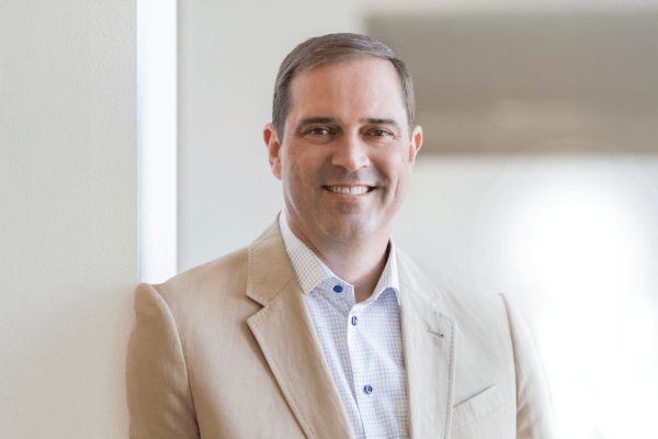 AI: Οι νικητές, οι χαμένοι και το μεγάλο στοίχημα της επόμενης δεκαετίας – Τι λέει ο CEO της Cisco