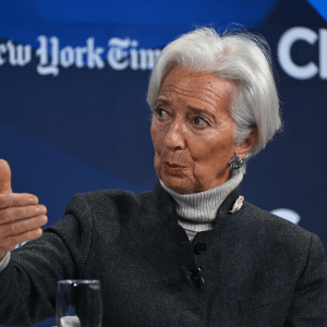 Λαγκάρντ: Οι μεταβολές στους δασμούς ενδέχεται να διαταράξουν την ισορροπία με την ΕΕ