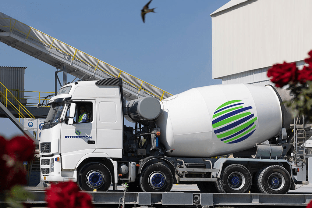 Όμιλος ΤΙΤΑΝ: Συνεργασία με CURA για τη δοκιμή τεχνολογίας τσιμέντου μειωμένου άνθρακα