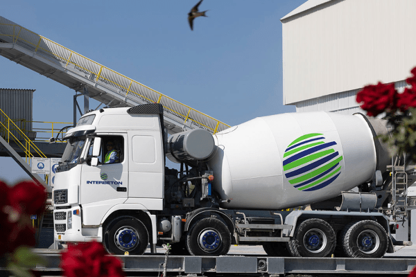 Όμιλος ΤΙΤΑΝ: Συνεργασία με CURA για τη δοκιμή τεχνολογίας τσιμέντου μειωμένου άνθρακα