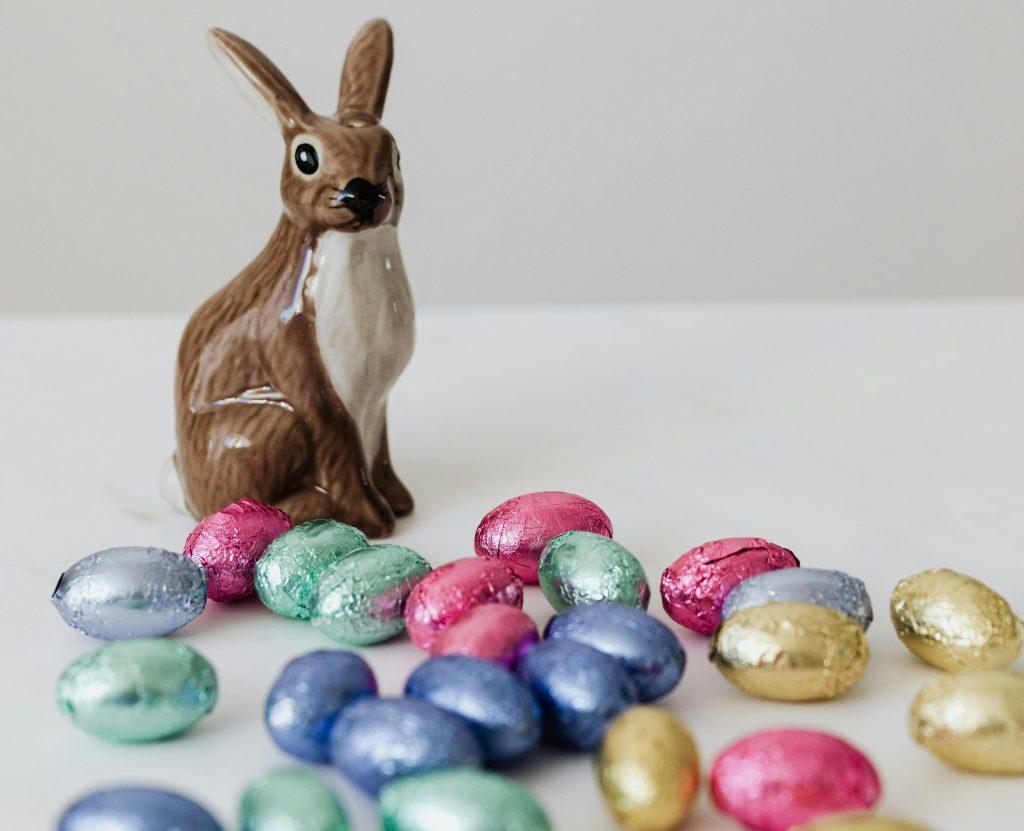 Βρετανία: Νέο κύμα shrinkflation χτυπά το πασχαλινό καλάθι