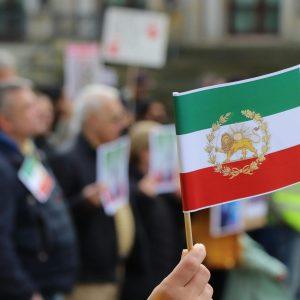 Ιράν: Θα εξελιχθεί σαν τη Βενεζουέλα; Τα σενάρια και οι κινήσεις Τραμπ