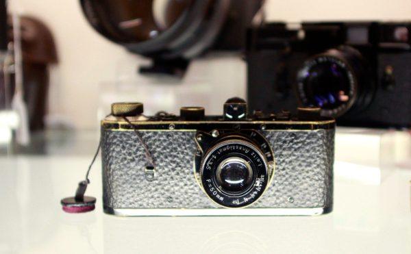 LEICA
