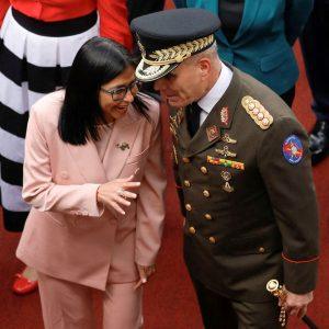 Βενεζουέλα: Ο στρατός αναγνωρίζει την Ροντρίγκες ως προσωρινή πρόεδρο