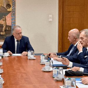 Θεοδωρικάκος: Προτεραιότητα η ενίσχυση της μεταποίησης και η στήριξη μεγάλων επενδύσεων