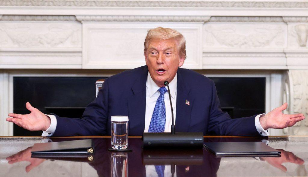 Τραμπ: Απείλησε με επέμβαση την Κολομβία