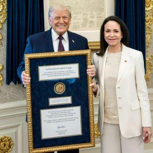 Νορβηγία: Σοκ μετά το… χάρισμα του Νόμπελ Ειρήνης στον Τραμπ από τον Ματσάδο