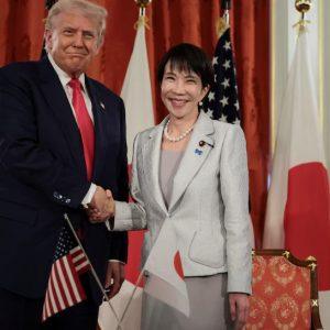 Τραμπ: Προσκάλεσε την πρωθυπουργό της Ιαπωνίας στον Λευκό Οίκο