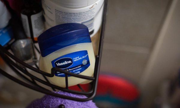 Unilever: Μέσα στο σχέδιο για να κάνει διάσημη τη βαζελίνη στο TikTok