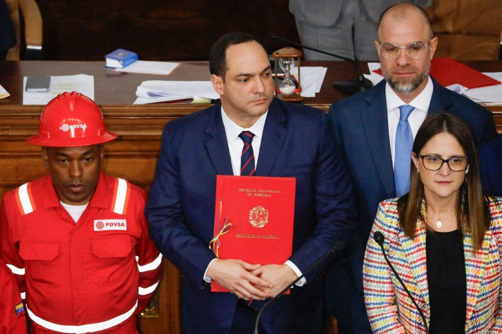 Bενεζουέλα: Εγκρίθηκε ριζική μεταρρύθμιση του πετρελαϊκού τομέα – Αυτονομία στις εταιρείες