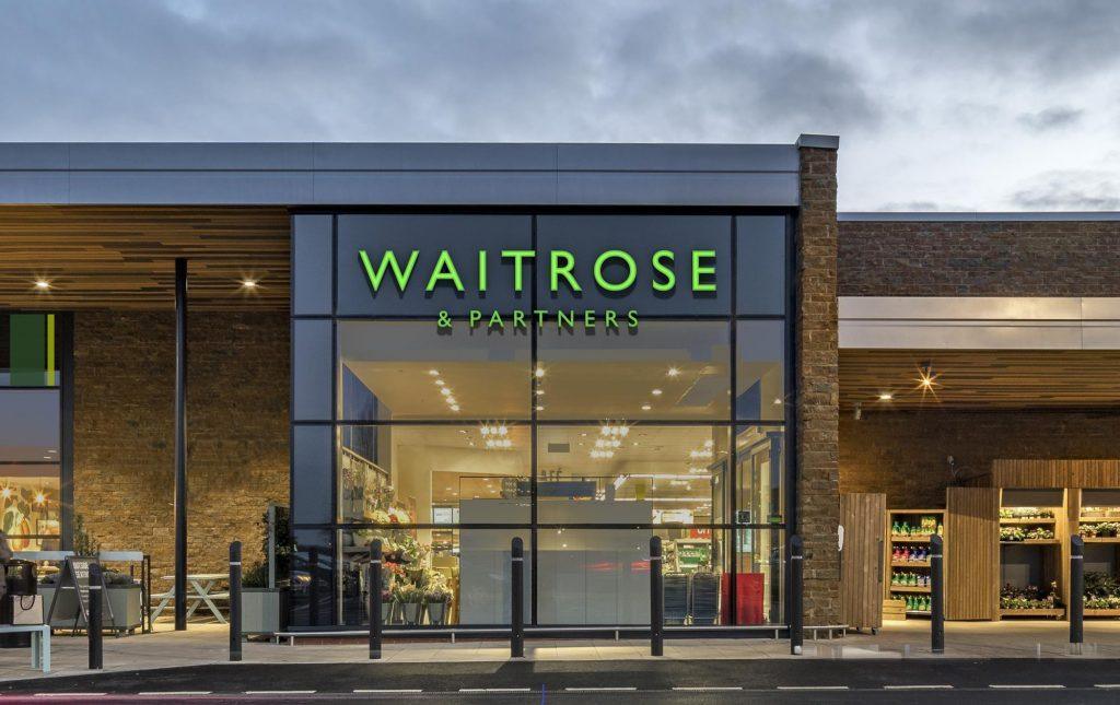 Waitrose: Eπενδύει στην ηθική παραγωγή και ανεβάζει τον πήχη στα αλλαντικά