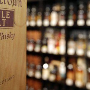 Δασμοί: Πτώση-σοκ στις εξαγωγές σκωτσέζικου ουίσκι προς ΗΠΑ