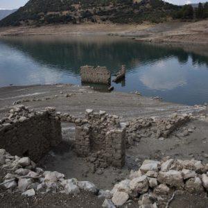 Λίμνη Μόρνου: Σημαντική αύξηση της στάθμης νερού μετά τις χειμερινές βροχές