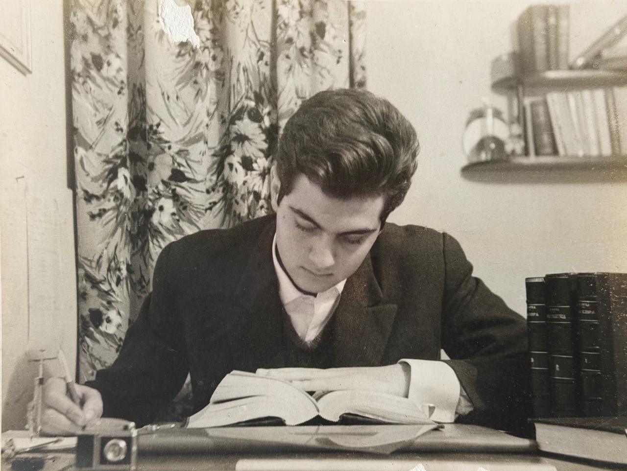 Γιώργος Γεράρδος 