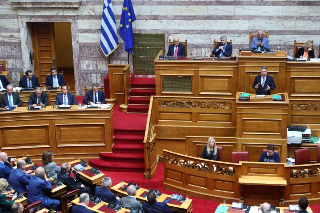 Σφοδρά πυρά Ανδρουλάκη και Μητσοτάκη – Ούτε λέξη ο πρωθυπουργός για τις υποκλοπές – «Θα λογοδοτήσετε»