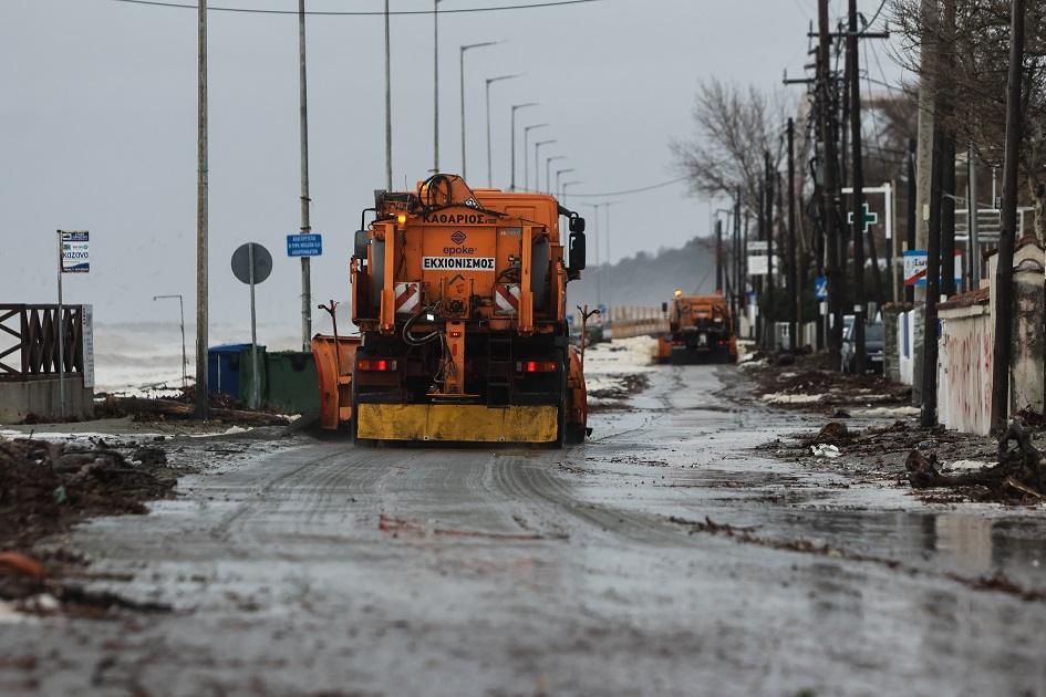 Κακοκαιρία: «Ποτάμια» περνούν μέσα από σπίτια και επιχειρήσεις στη Λάρισα