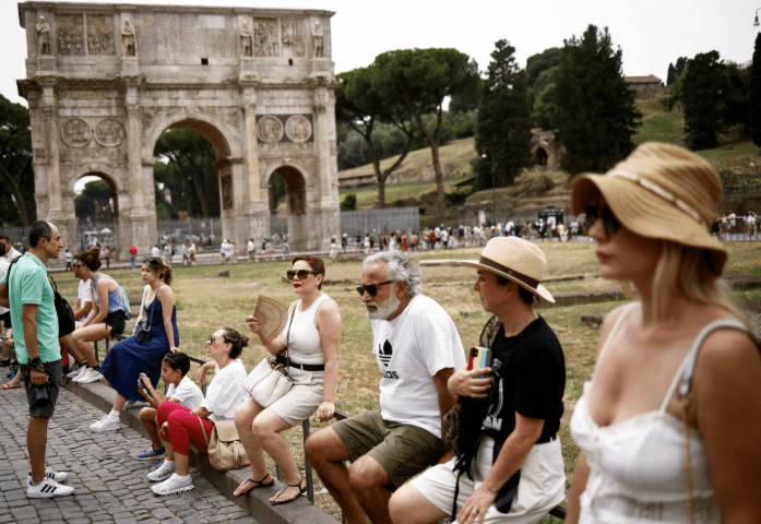 ΗΠΑ: Αμερικανοί εγκαταλείπουν τη χώρα σε αριθμούς ρεκόρ