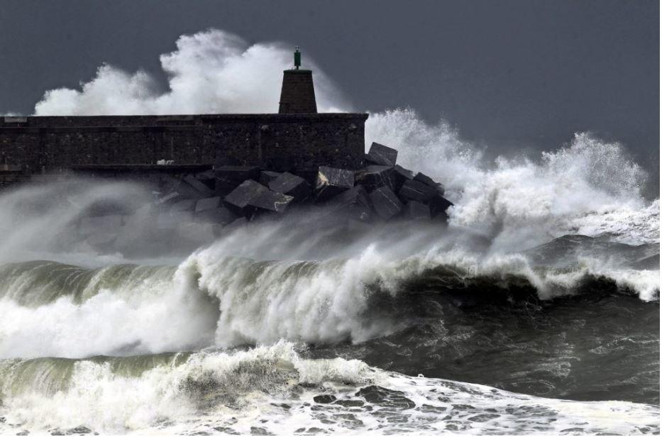 Ferries Canceled in Greece Amid Severe Winds