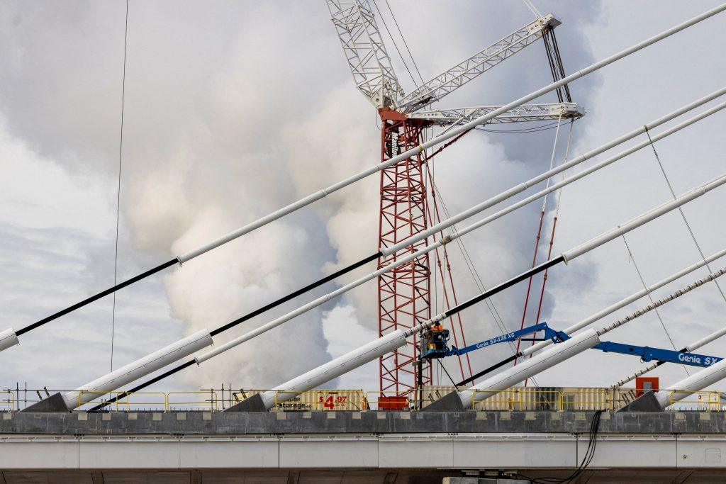 ΗΠΑ – Καναδάς: Ο Τραμπ απειλεί να εμποδίσει την έναρξη λειτουργίας νέας γέφυρας