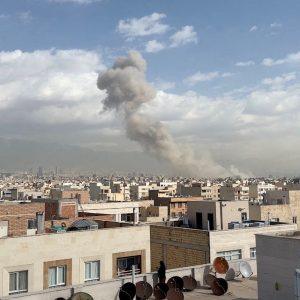 Ιράν: «Μυστήριο» η τύχη του Χαμενεΐ – Κλείνουν τα στενά του Ορμούζ