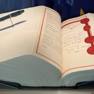 Συνθήκη Μάαστριχτ: Πόσο έχει πετύχει 34 χρόνια μετά