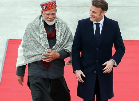 Mακρόν: Στο Δελχί με Rafale στις βαλίτσες