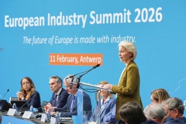 Βιομηχανία: Ηχηρό μήνυμα στους 27 για την ανταγωνιστικότητα