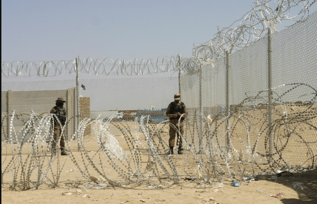 Πακιστάν: Η σύγκρουση με το Αφγανιστάν είναι «Ανοιχτός Πόλεμος»