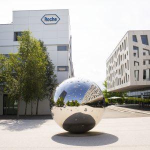 Roche: Κέρδη 28 δις για το 2025 και επενδύσεις 50 δισ. δολ. στις ΗΠΑ