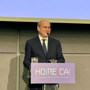 Χατζηδάκης: Εφικτή η δωδεκάμηνη τουριστική περίοδος