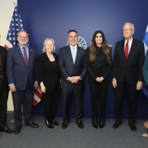 Παπασταύρου με γερουσιαστές των ΗΠΑ: Οι 3+1 ενεργειακές συμφωνίες Ελλάδας – ΗΠΑ