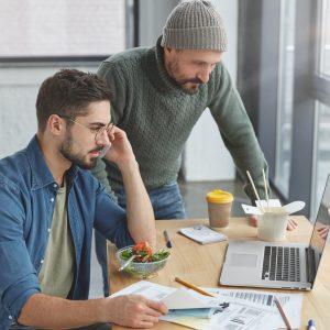 Eurostat: Ποιοι πτυχιούχοι δυσκολεύονται περισσότερο στην εύρεση σχετικής εργασίας