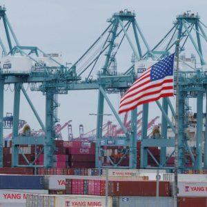 Δασμοί Τραμπ: Οι επιχειρηματίες που ελπίζουν σε επιστροφή θα χρειαστεί να περιμένουν πολύ…