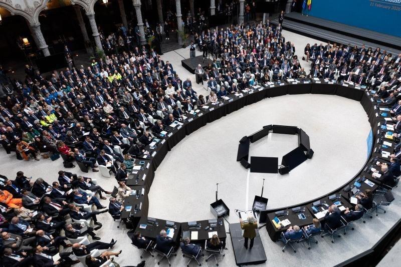 Σύνοδος Κορυφής: Ύστατη προσπάθεια για να σωθεί το ευρωπαϊκό οικονομικό μοντέλο