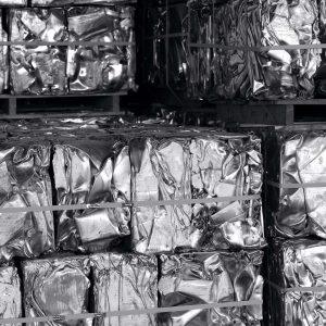 Αλουμίνιο: Αγορές πανικού από αυτοκινητοβιομηχανίες λόγω του πολέμου στον Κόλπο