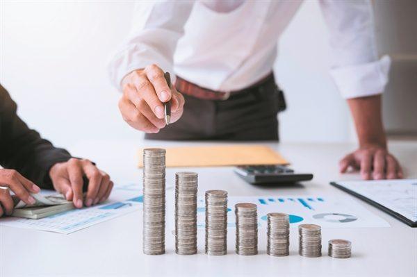 Επενδύσεις: Στο περιθώριο της επενδυτικής δραστηριότητας οι γυναίκες στην Ελλάδα